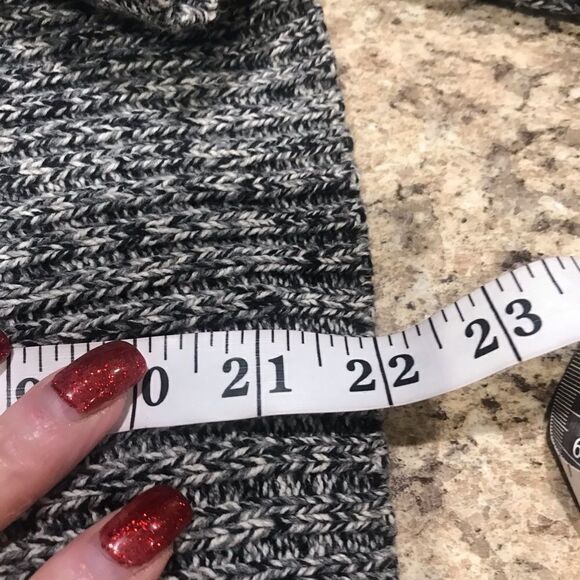 SO Size XL gray long sleeve sweater women’s - Picture 12 of 12